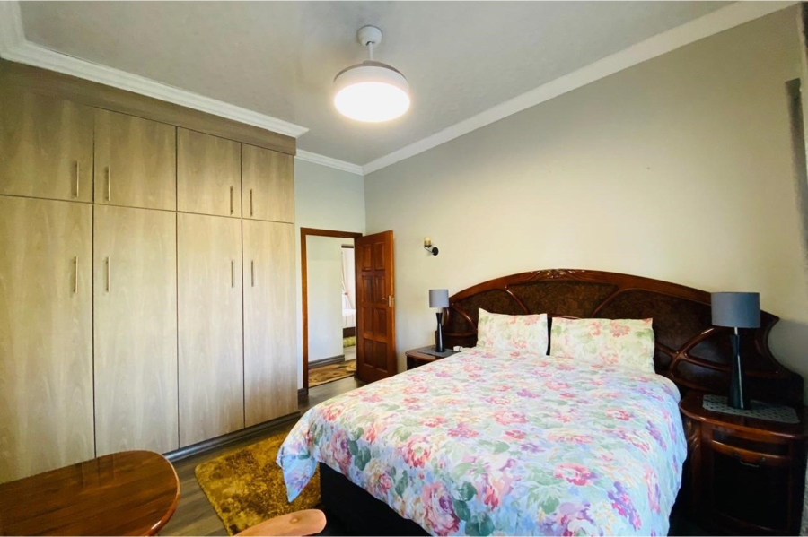 7 Bedroom Property for Sale in Lochvaal Gauteng