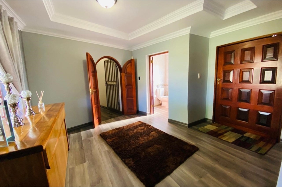 7 Bedroom Property for Sale in Lochvaal Gauteng