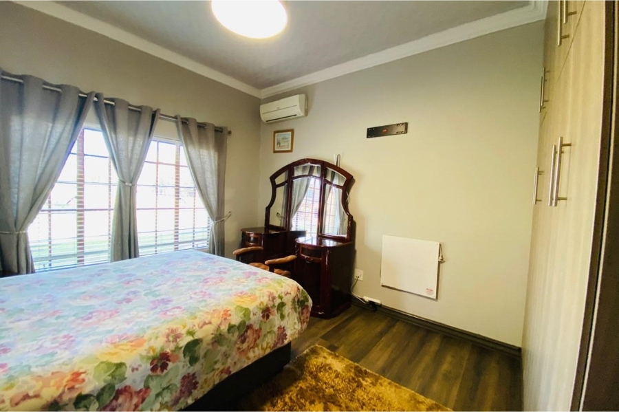 7 Bedroom Property for Sale in Lochvaal Gauteng