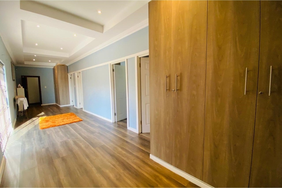 7 Bedroom Property for Sale in Lochvaal Gauteng