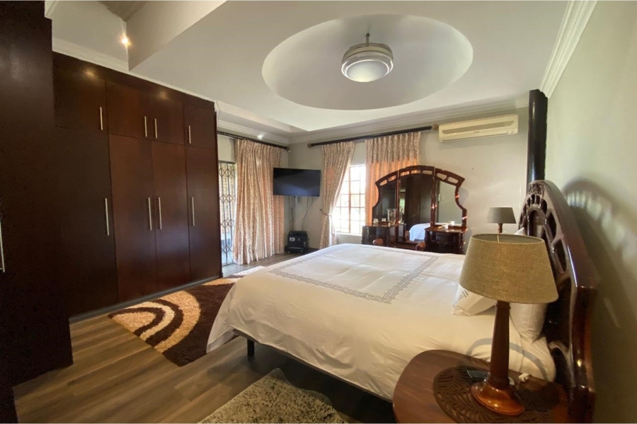 7 Bedroom Property for Sale in Lochvaal Gauteng
