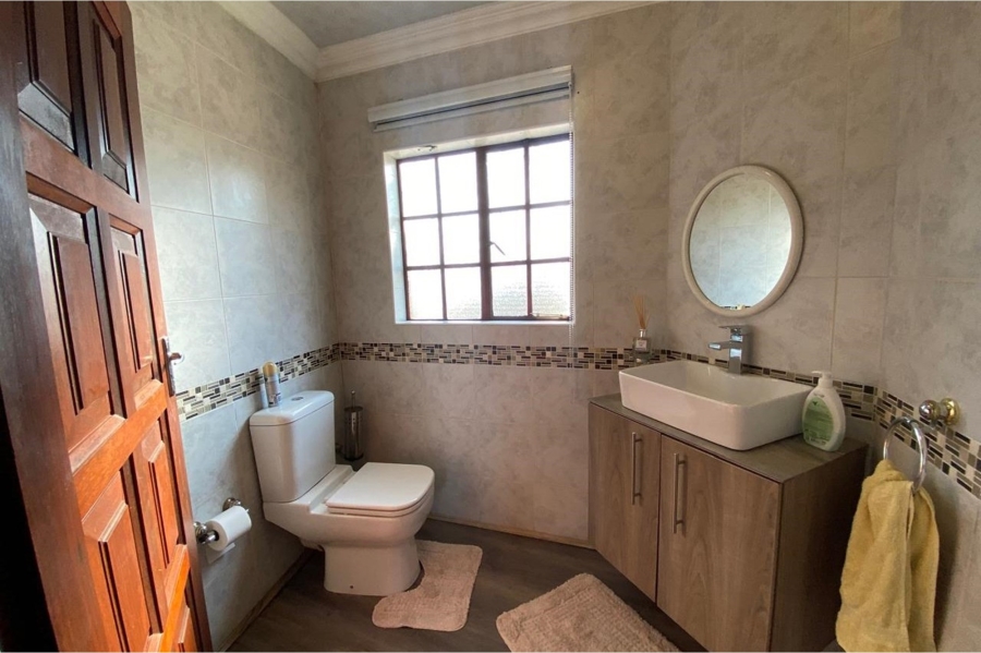 7 Bedroom Property for Sale in Lochvaal Gauteng