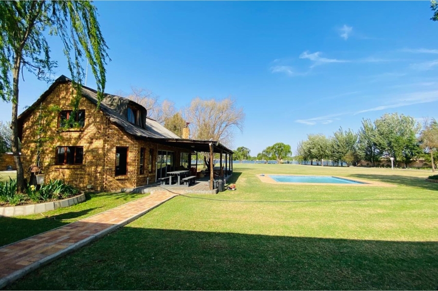 7 Bedroom Property for Sale in Lochvaal Gauteng