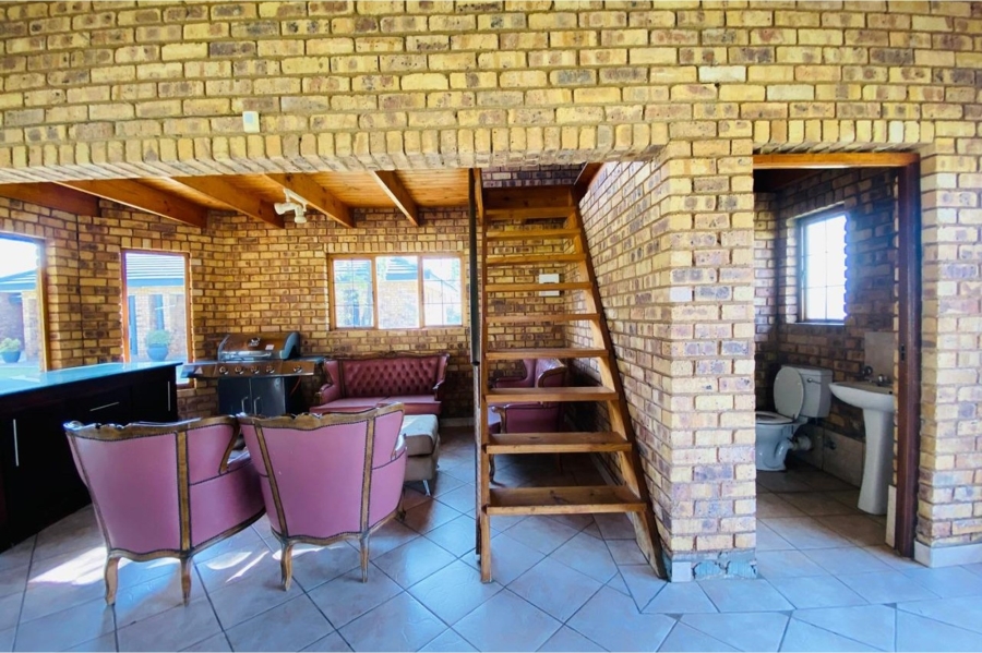 7 Bedroom Property for Sale in Lochvaal Gauteng