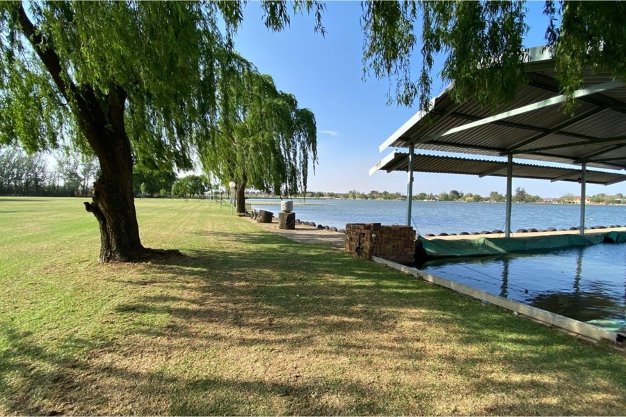 7 Bedroom Property for Sale in Lochvaal Gauteng