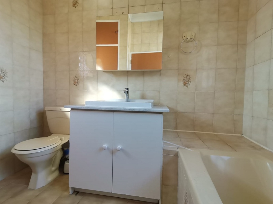 4 Bedroom Property for Sale in Brackenhurst Gauteng