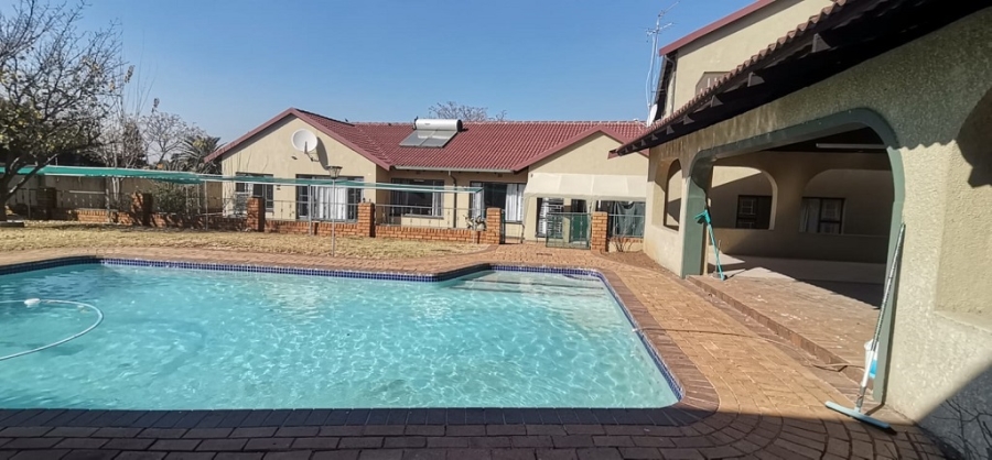 4 Bedroom Property for Sale in Brackenhurst Gauteng