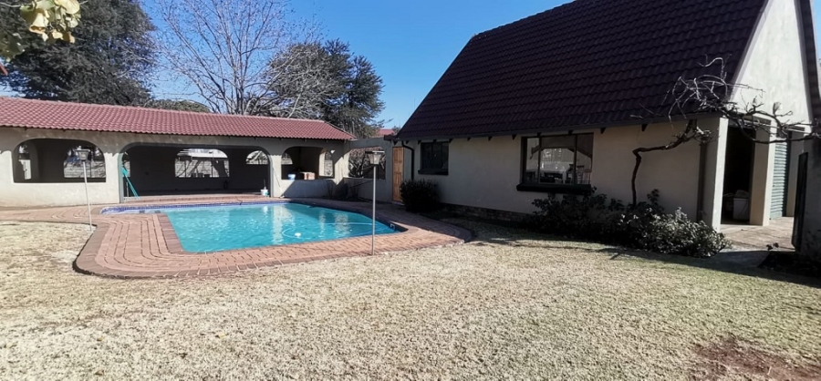 4 Bedroom Property for Sale in Brackenhurst Gauteng