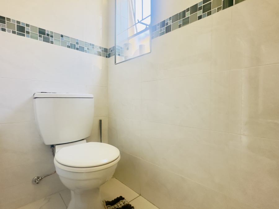3 Bedroom Property for Sale in Helderwyk Gauteng