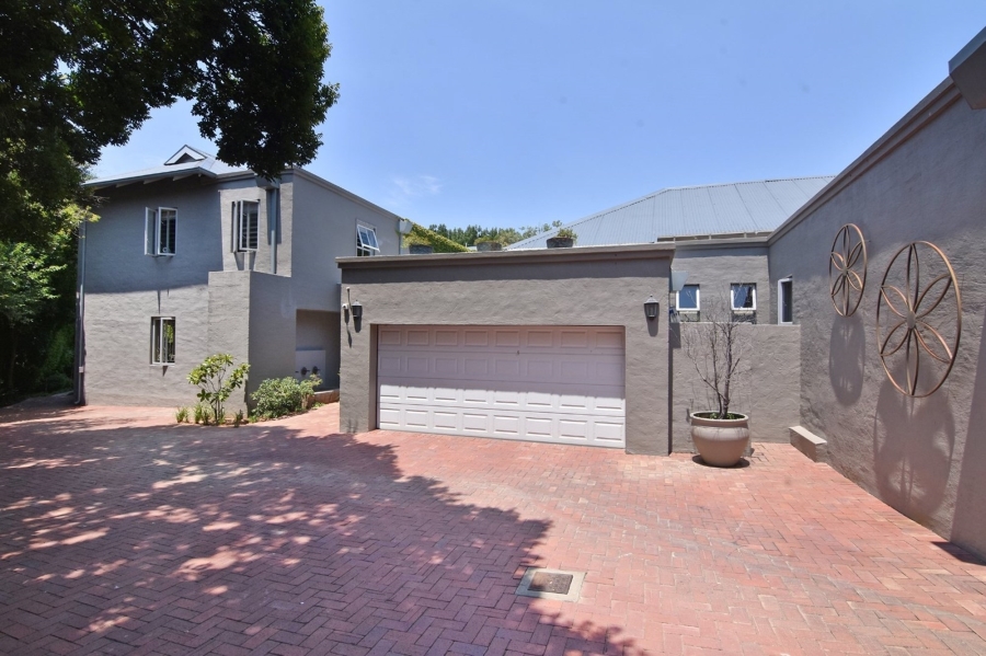 5 Bedroom Property for Sale in Bryanston Gauteng