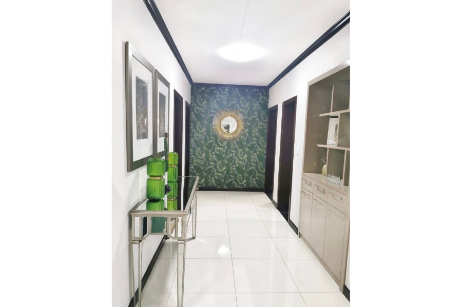 To Let 3 Bedroom Property for Rent in Blue Hills Gauteng