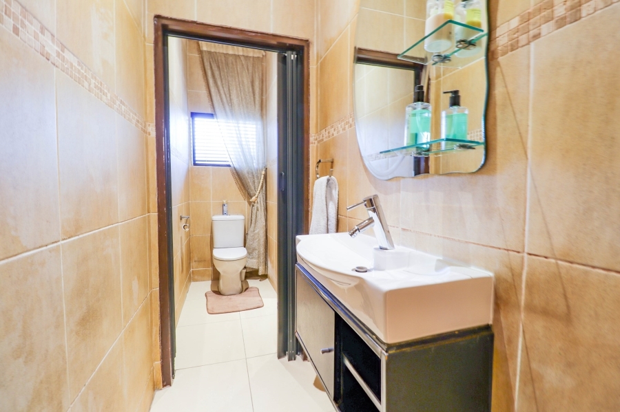 5 Bedroom Property for Sale in Irene Farm Villages Gauteng
