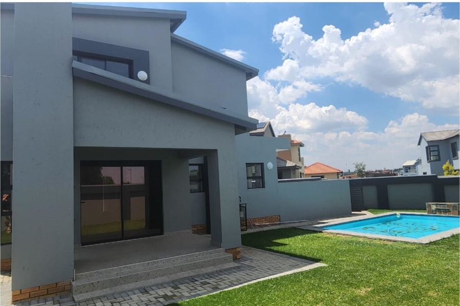 To Let 3 Bedroom Property for Rent in Helderwyk Gauteng