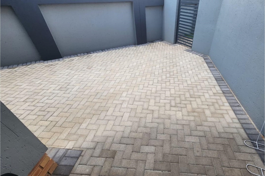 To Let 3 Bedroom Property for Rent in Helderwyk Gauteng
