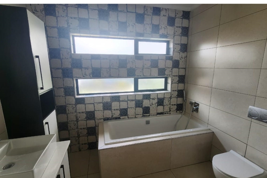 To Let 3 Bedroom Property for Rent in Helderwyk Gauteng