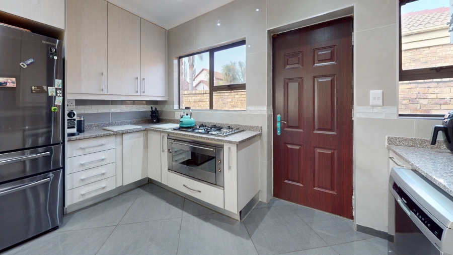 3 Bedroom Property for Sale in Ravenswood Gauteng