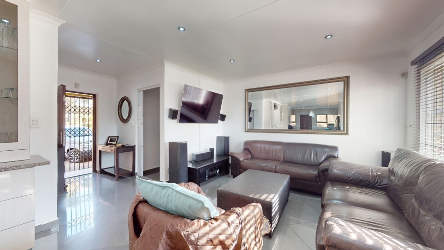 3 Bedroom Property for Sale in Ravenswood Gauteng