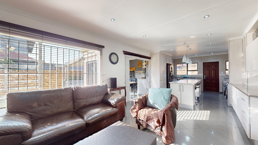 3 Bedroom Property for Sale in Ravenswood Gauteng