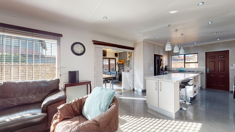 3 Bedroom Property for Sale in Ravenswood Gauteng