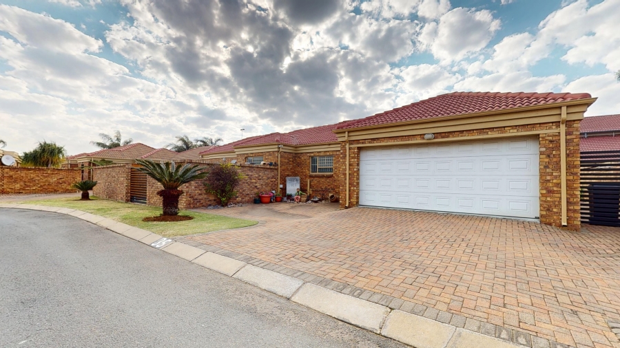 3 Bedroom Property for Sale in Ravenswood Gauteng
