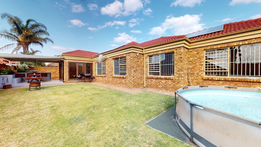 3 Bedroom Property for Sale in Ravenswood Gauteng