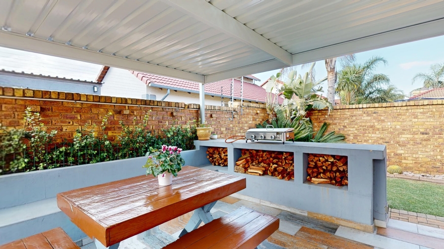 3 Bedroom Property for Sale in Ravenswood Gauteng
