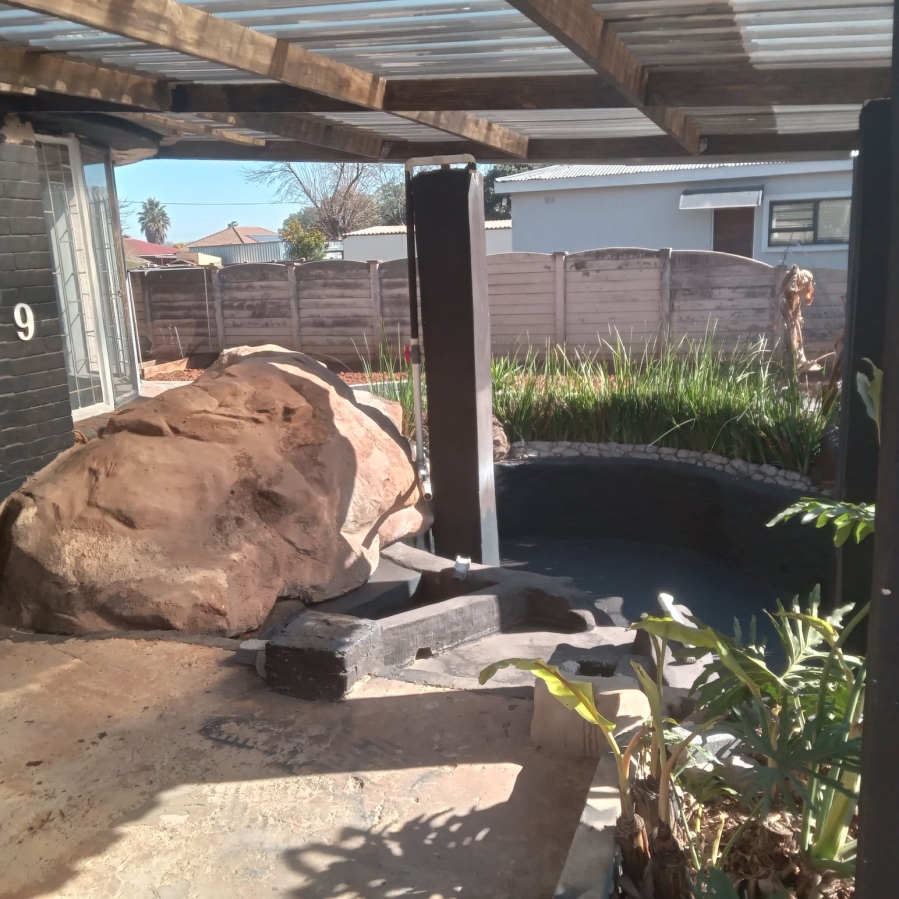 4 Bedroom Property for Sale in Rothdene Gauteng