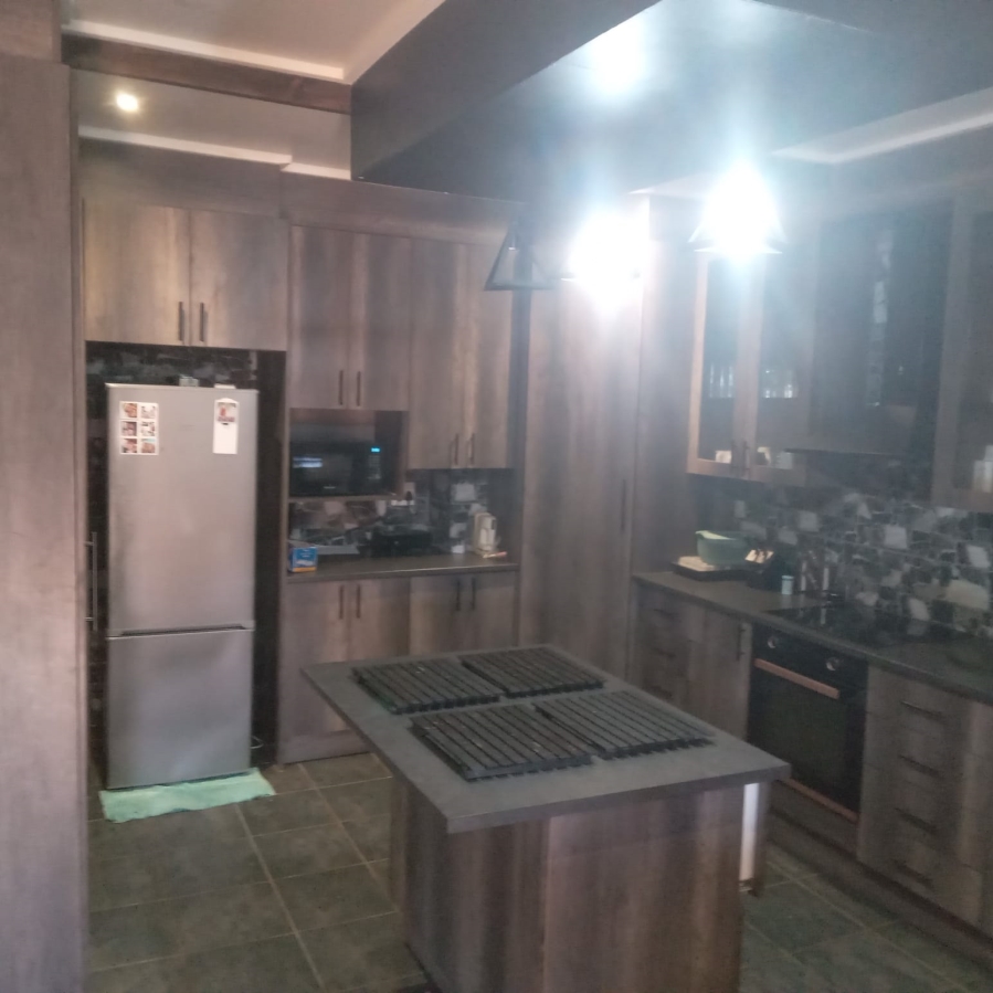 4 Bedroom Property for Sale in Rothdene Gauteng