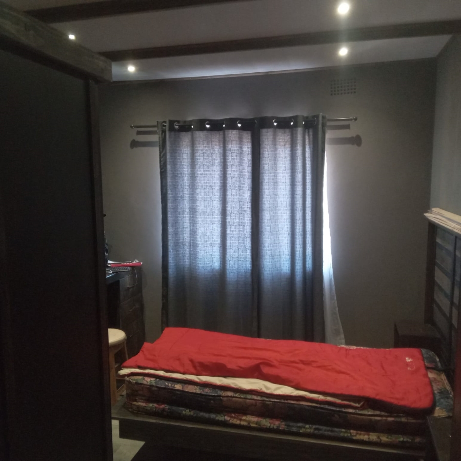 4 Bedroom Property for Sale in Rothdene Gauteng