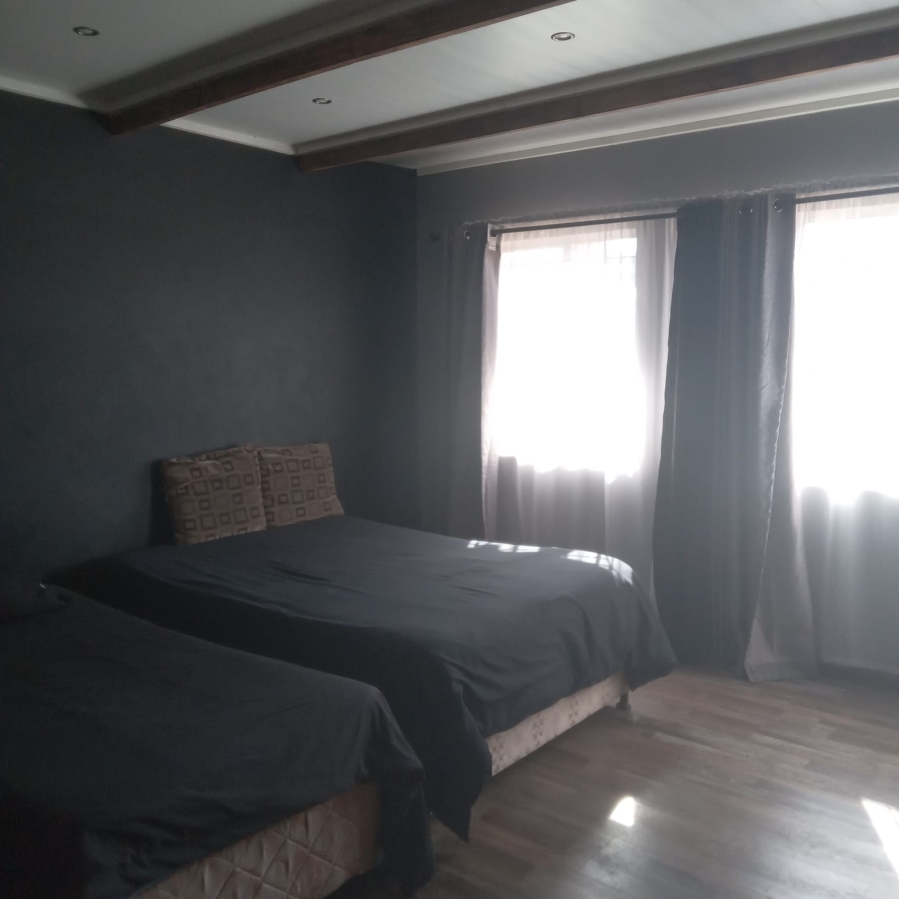 4 Bedroom Property for Sale in Rothdene Gauteng