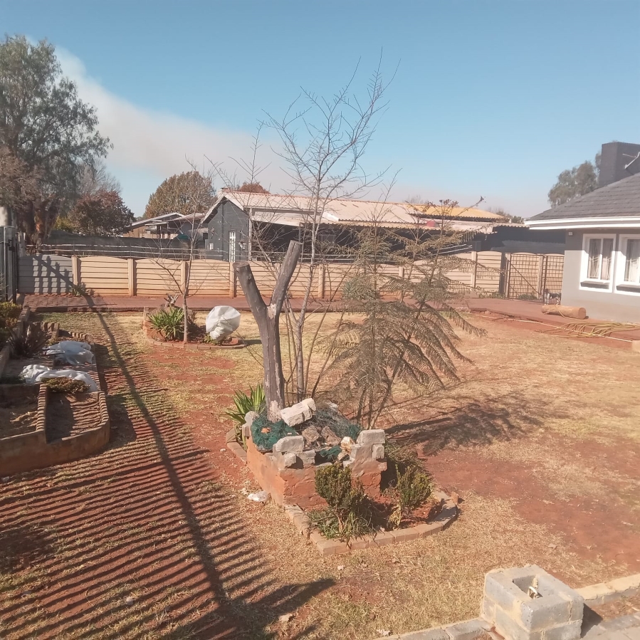 4 Bedroom Property for Sale in Rothdene Gauteng
