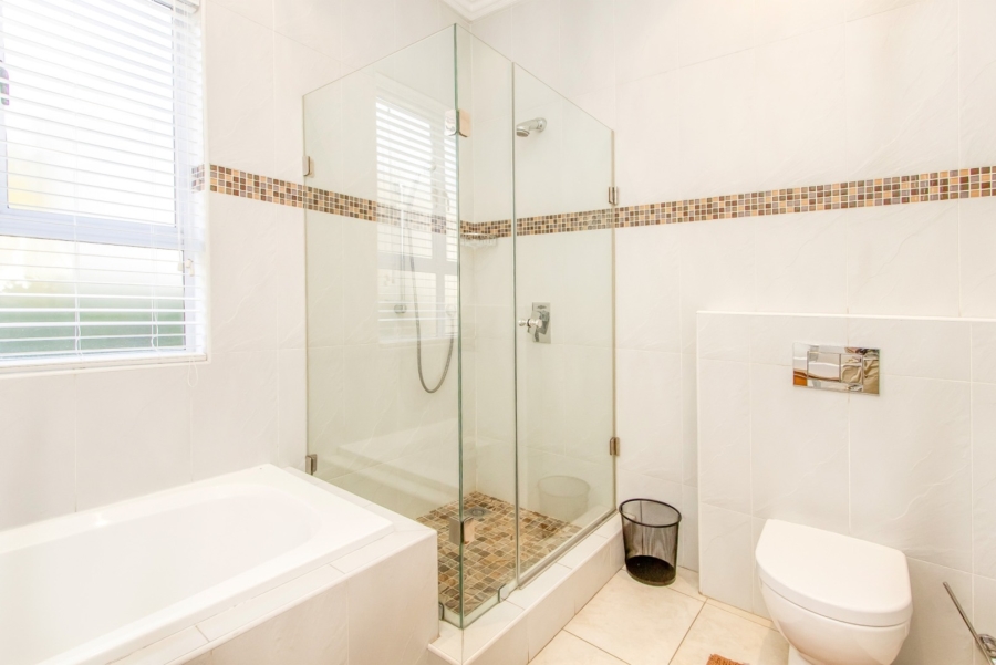 5 Bedroom Property for Sale in Dainfern Valley Gauteng