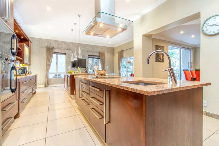 5 Bedroom Property for Sale in Dainfern Valley Gauteng