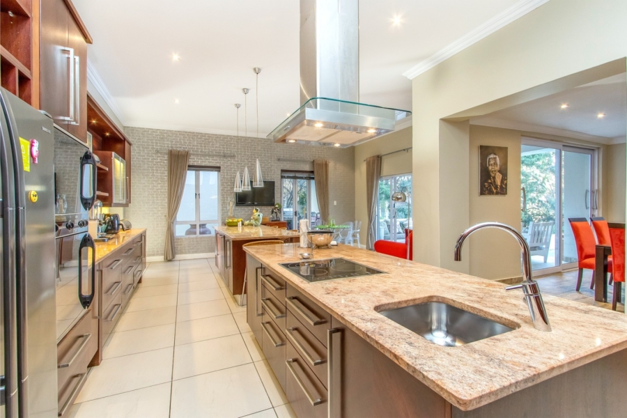 5 Bedroom Property for Sale in Dainfern Valley Gauteng
