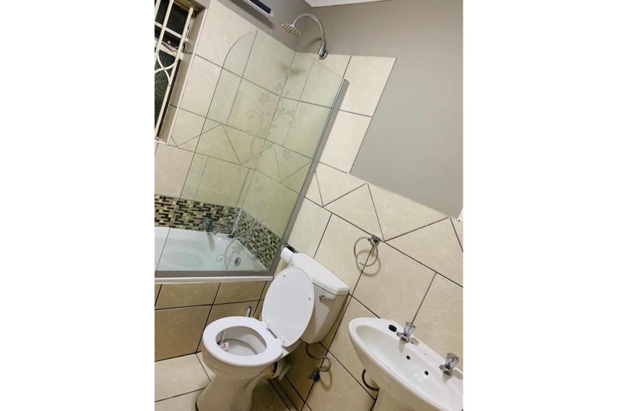 2 Bedroom Property for Sale in Clarina Gauteng