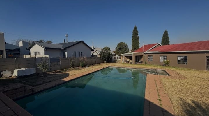 4 Bedroom Property for Sale in Brackenhurst Gauteng