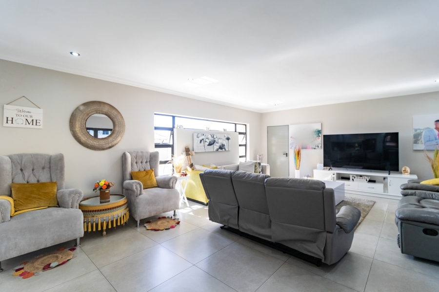 To Let 6 Bedroom Property for Rent in Savannah Country Estate Gauteng