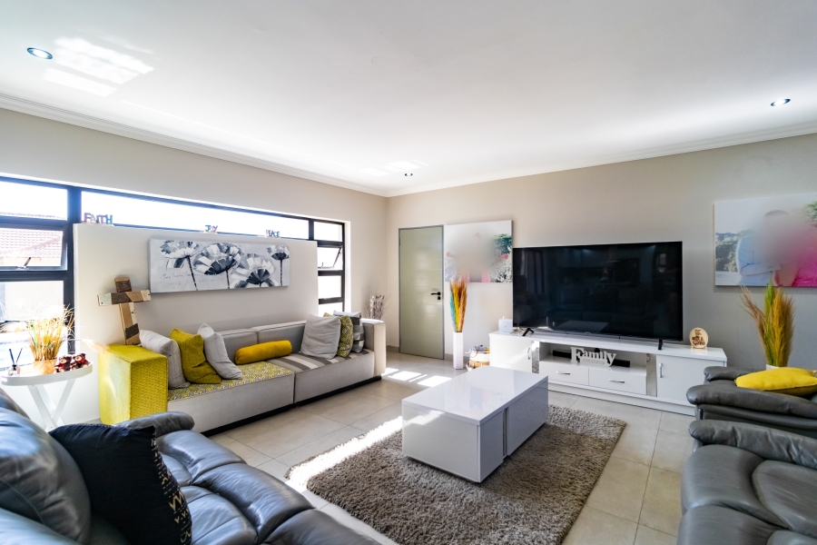 To Let 6 Bedroom Property for Rent in Savannah Country Estate Gauteng