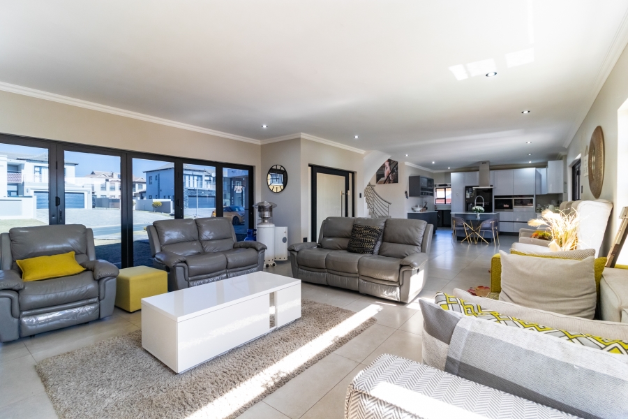 To Let 6 Bedroom Property for Rent in Savannah Country Estate Gauteng