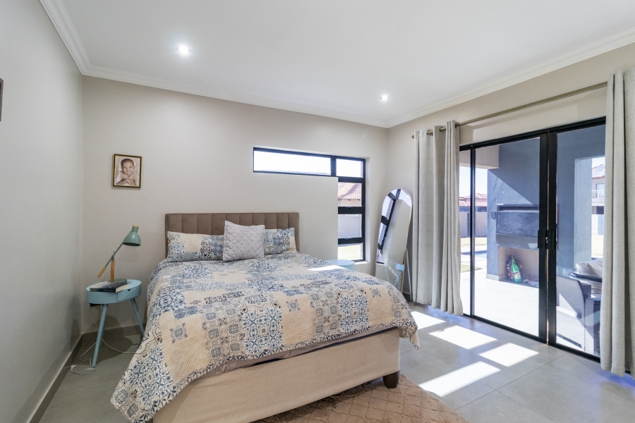 To Let 6 Bedroom Property for Rent in Savannah Country Estate Gauteng