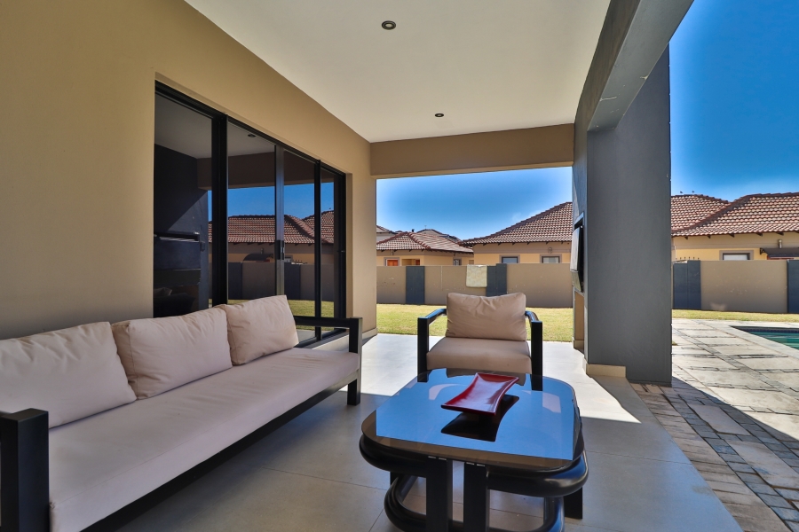 To Let 6 Bedroom Property for Rent in Savannah Country Estate Gauteng