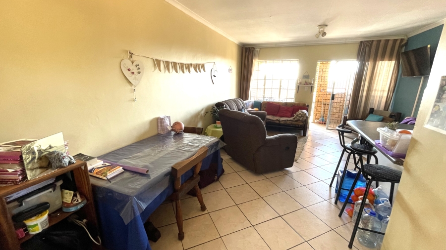 2 Bedroom Property for Sale in Magalieskruin Gauteng