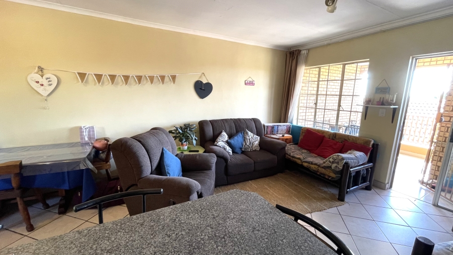 2 Bedroom Property for Sale in Magalieskruin Gauteng
