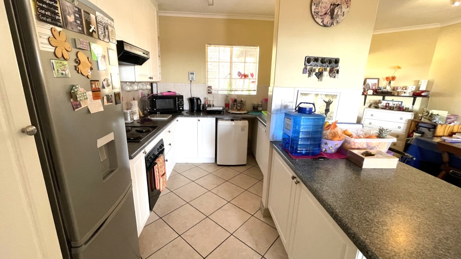 2 Bedroom Property for Sale in Magalieskruin Gauteng
