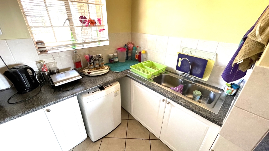 2 Bedroom Property for Sale in Magalieskruin Gauteng