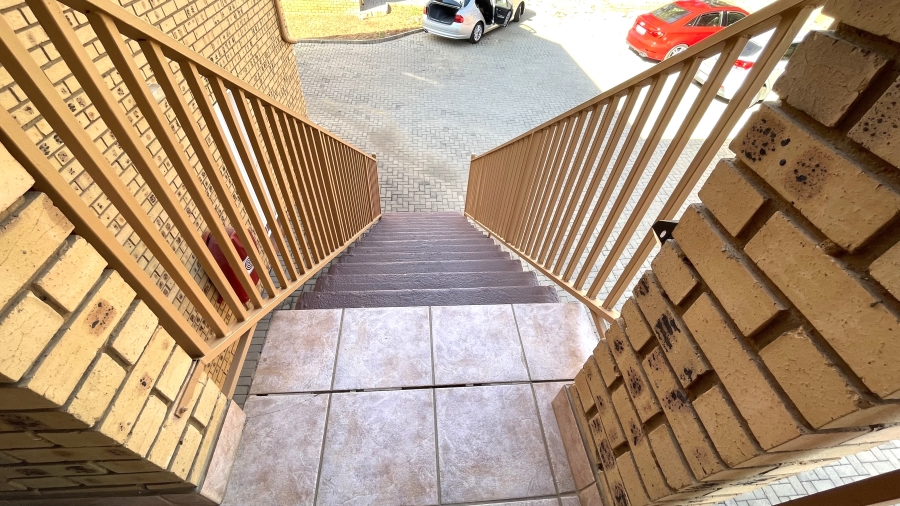 2 Bedroom Property for Sale in Magalieskruin Gauteng