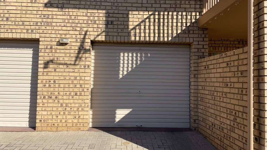 2 Bedroom Property for Sale in Magalieskruin Gauteng