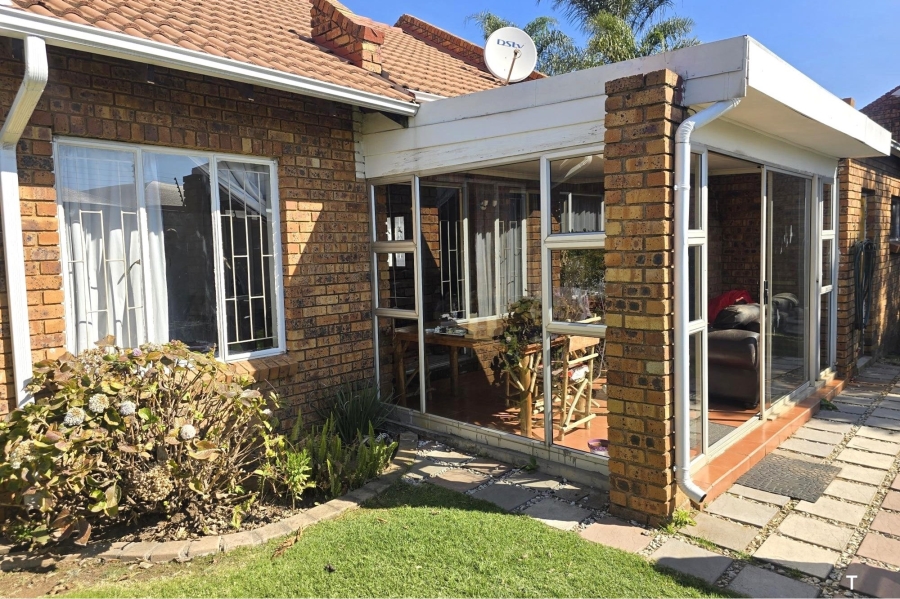 3 Bedroom Property for Sale in Bonaero Park Gauteng