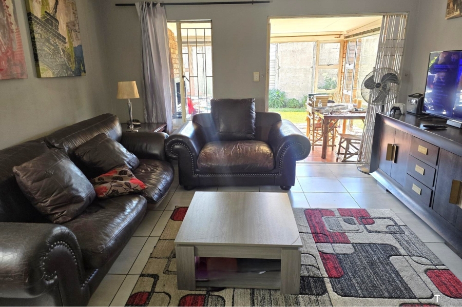 3 Bedroom Property for Sale in Bonaero Park Gauteng