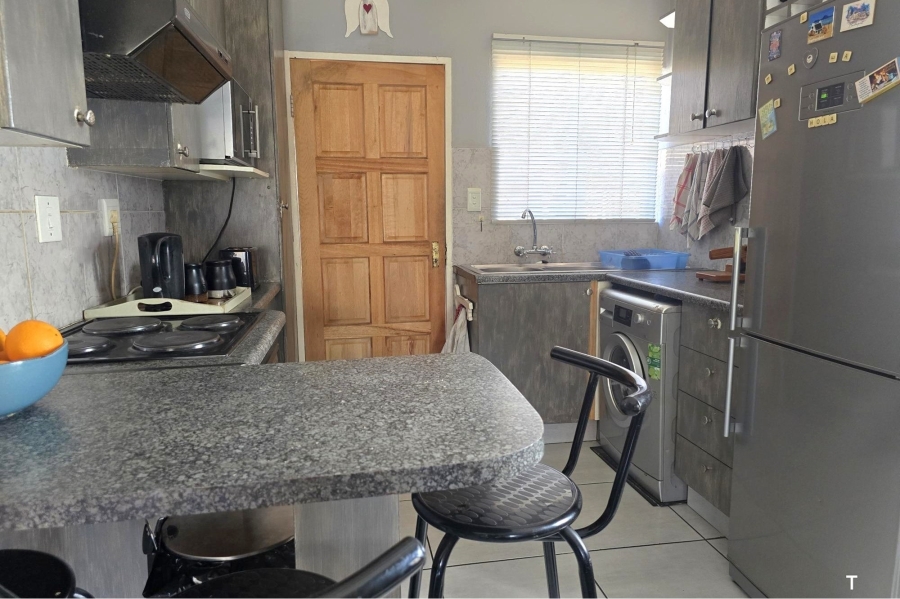 3 Bedroom Property for Sale in Bonaero Park Gauteng
